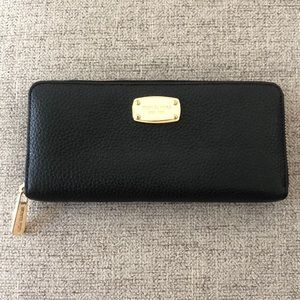 Michael Kors Black zipper wallet